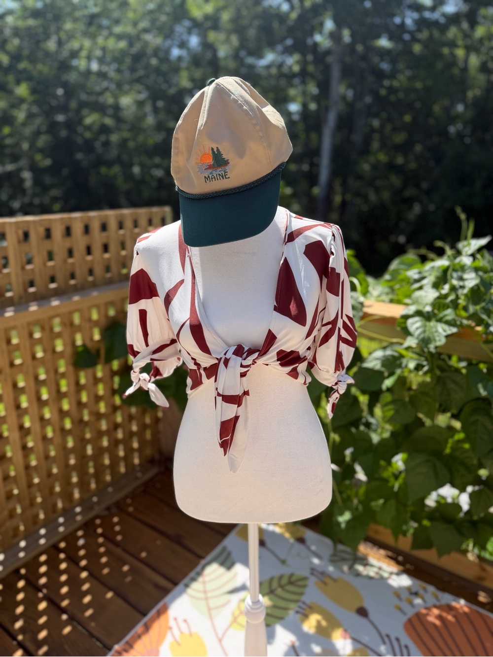 Express White Burgundy Abstract Crop Top XS NWT *HAT NOT INCLUDED*